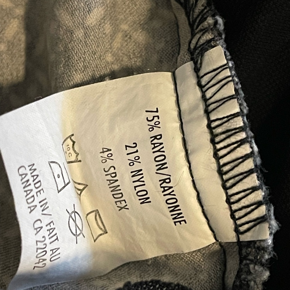 Margaret M Black and White Patterned Capris - Picture 5 of 5